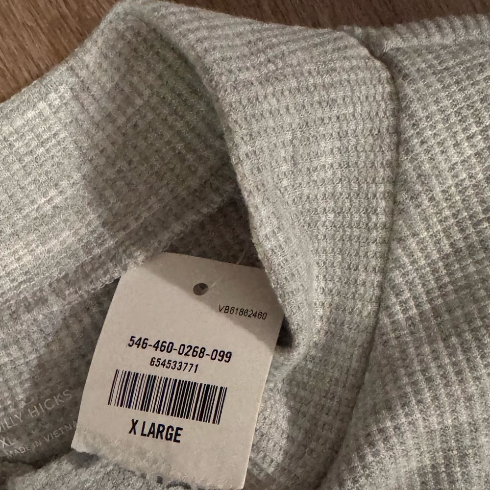 NWT Gilly Hicks Hollister Gray Long Sleeve Crew Neck Cropped Athletic Base Layer - Picture 8 of 8